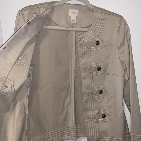 Chico’s Blazer.  Chico’s Size 0.  Standard US size 4.  Tan. - Picture 7 of 9